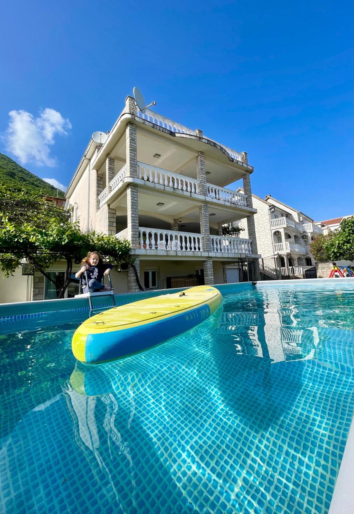Family House With Pool & Sea View Aparthotel Bijela Luaran gambar