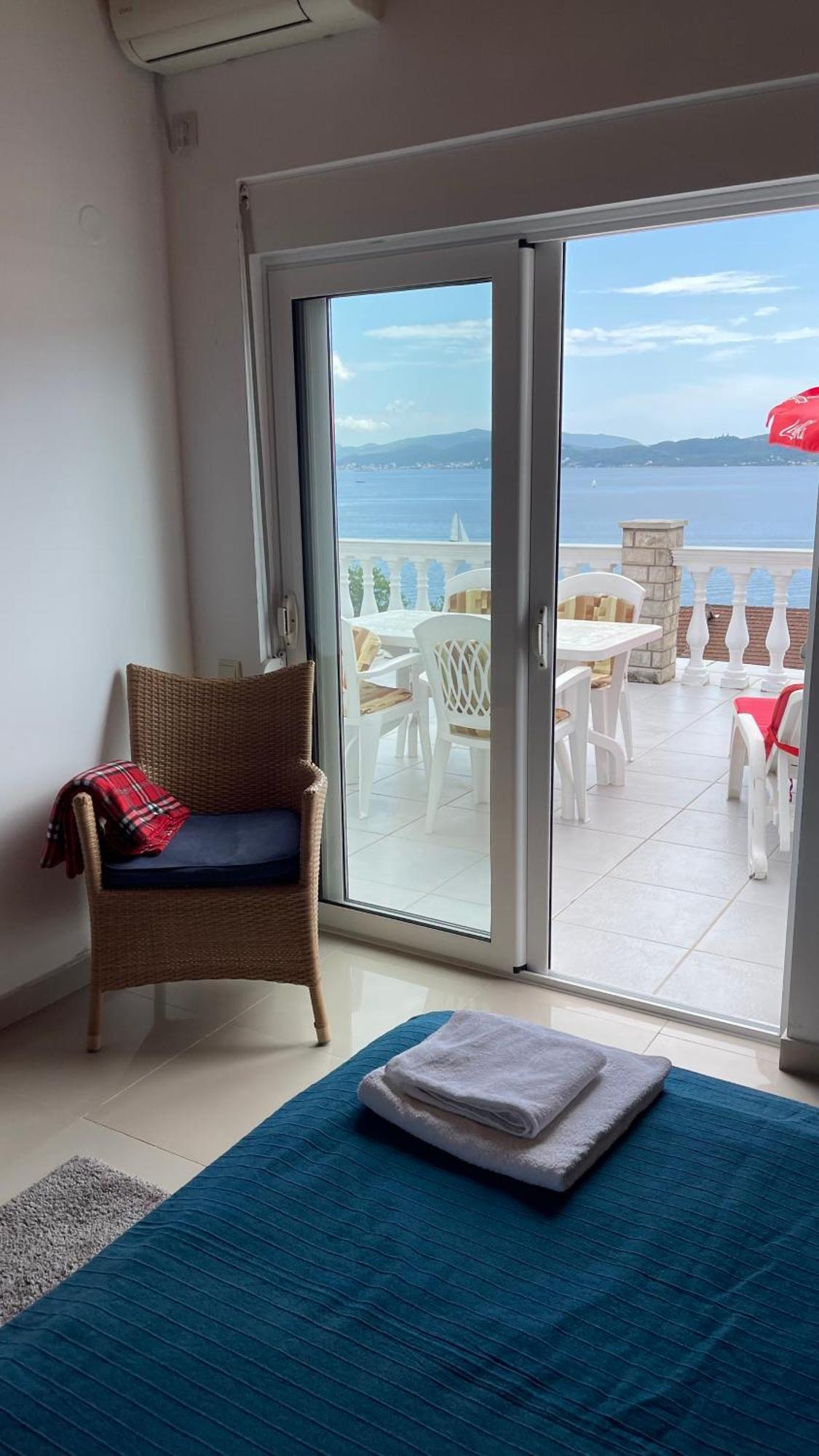 Family House With Pool & Sea View Aparthotel Bijela Luaran gambar