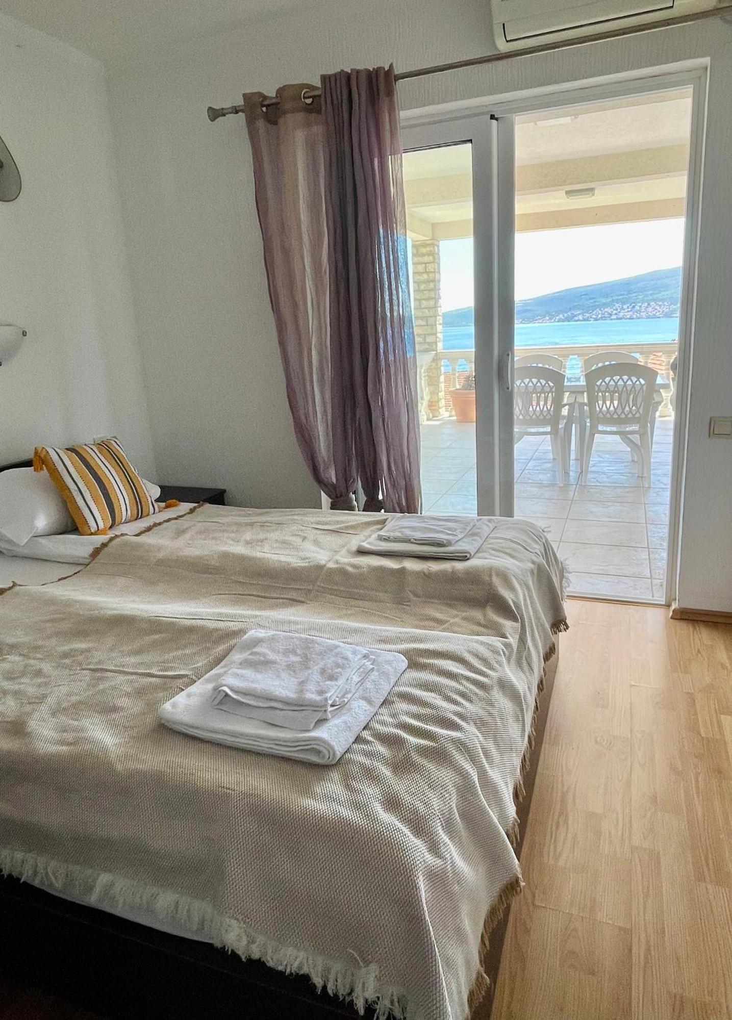 Family House With Pool & Sea View Aparthotel Bijela Luaran gambar