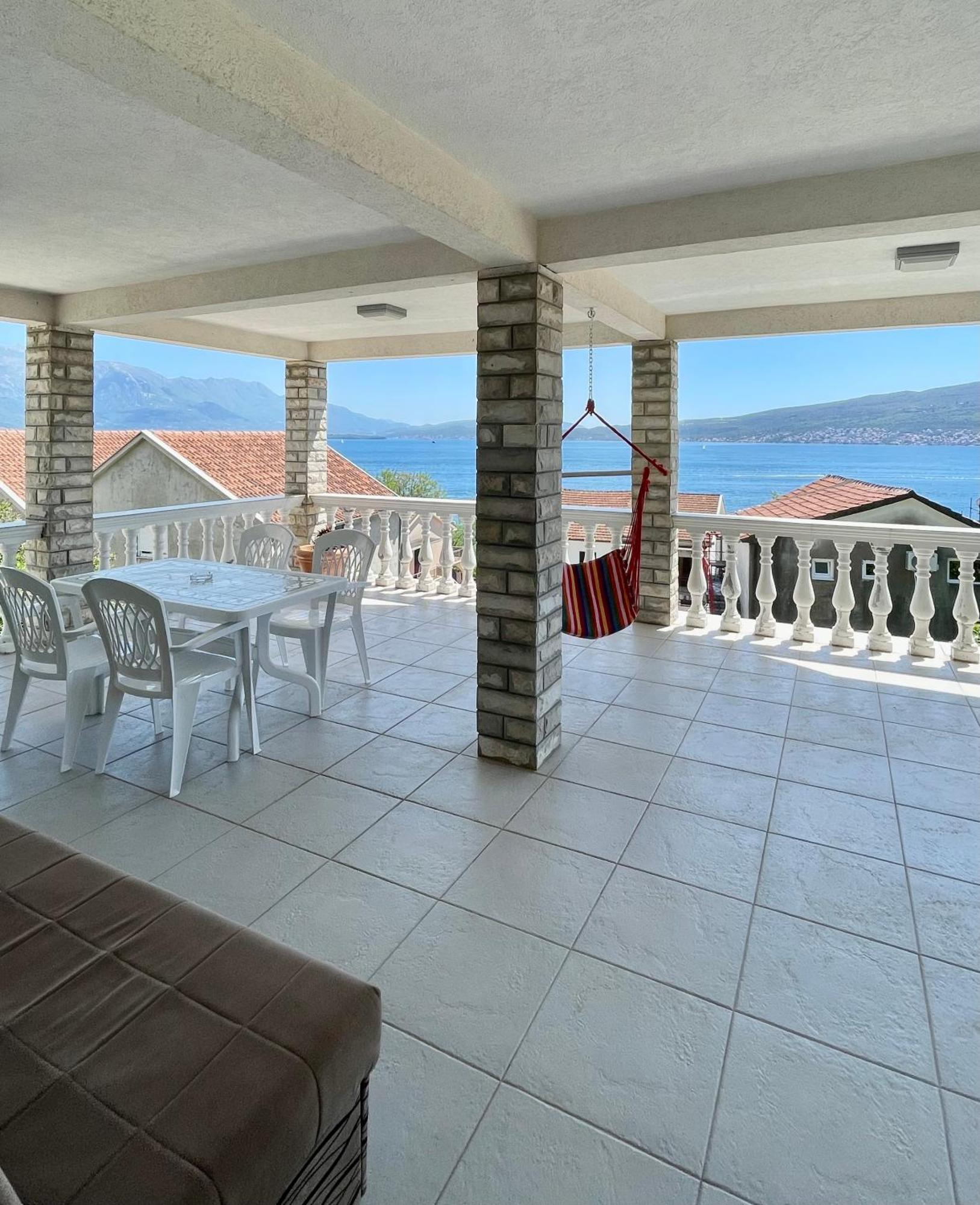 Family House With Pool & Sea View Aparthotel Bijela Luaran gambar