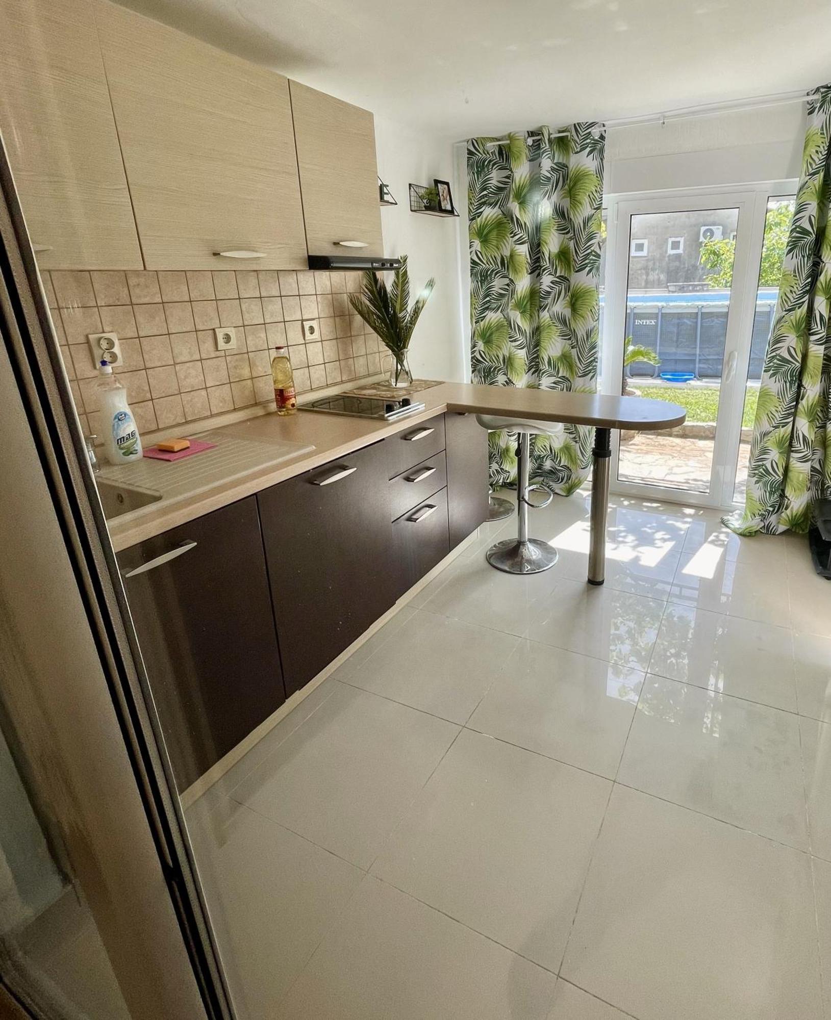 Family House With Pool & Sea View Aparthotel Bijela Luaran gambar