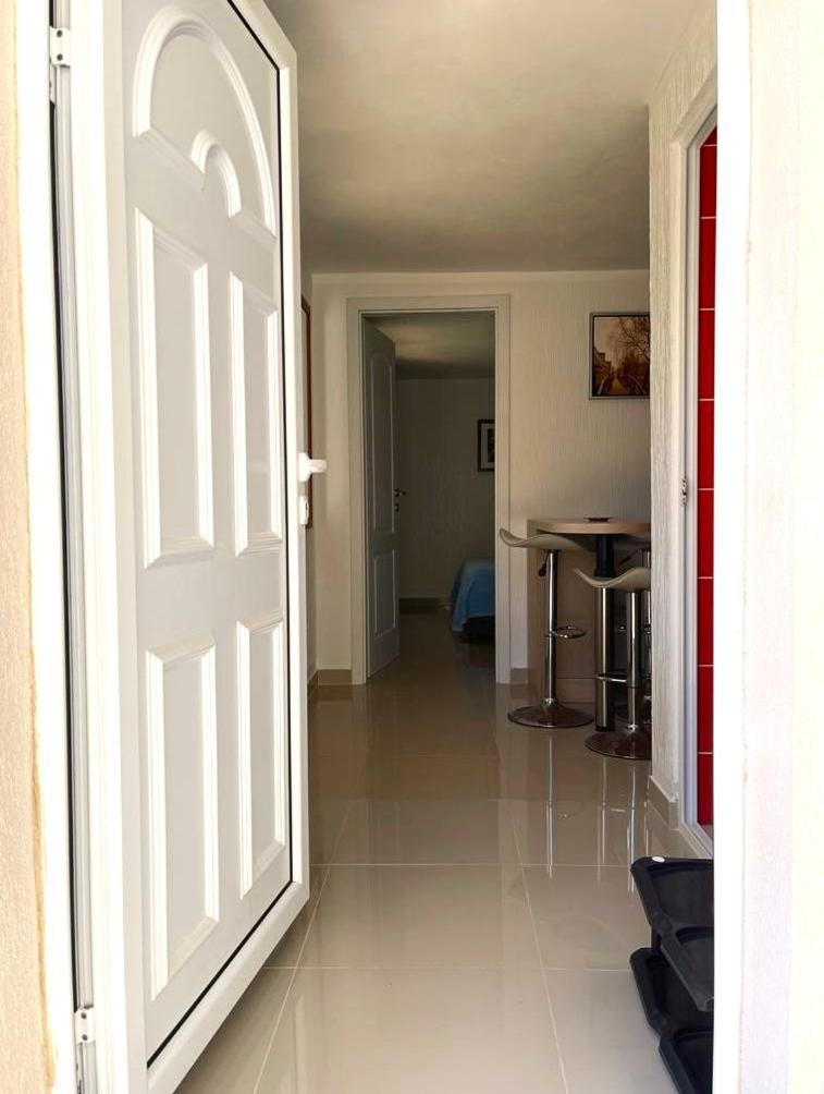 Family House With Pool & Sea View Aparthotel Bijela Luaran gambar