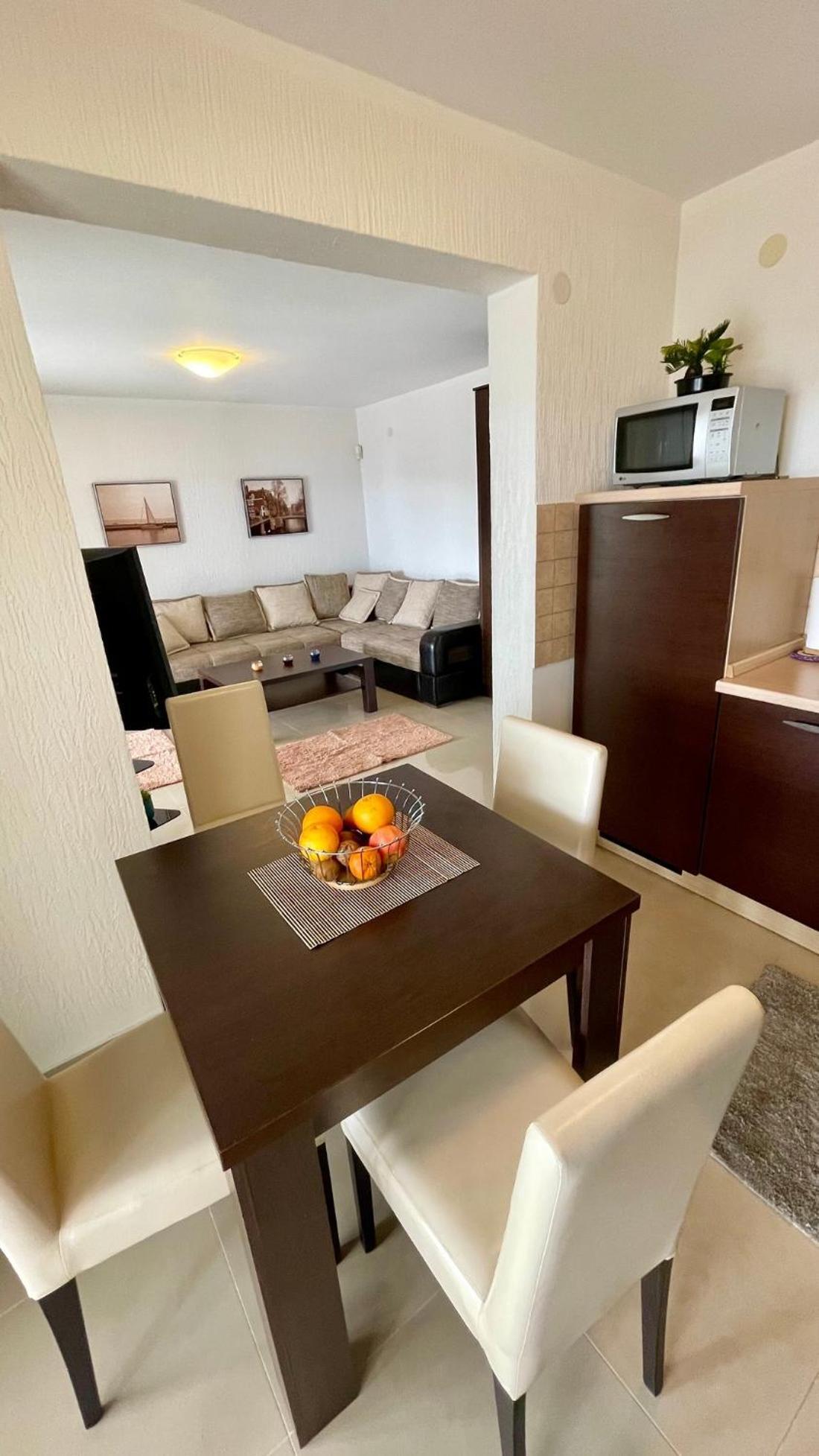 Family House With Pool & Sea View Aparthotel Bijela Luaran gambar