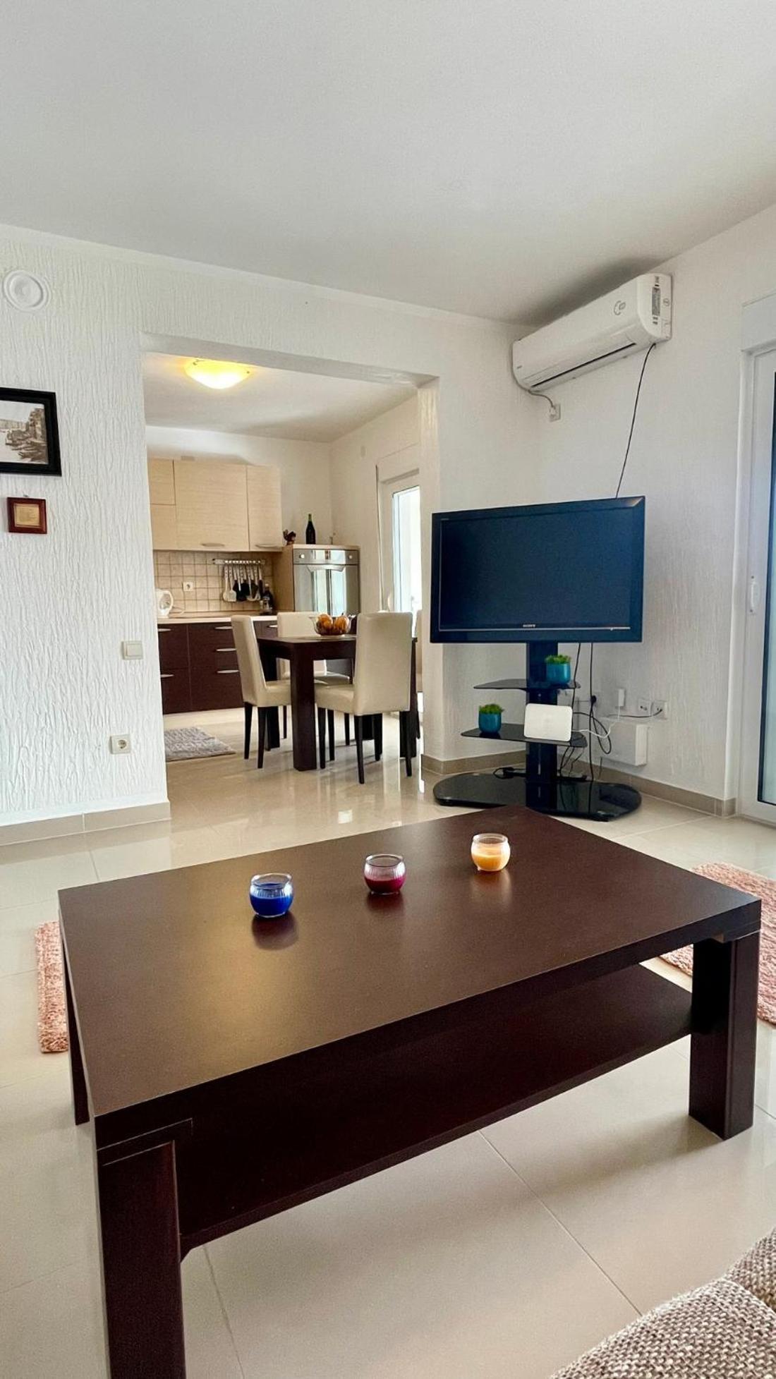 Family House With Pool & Sea View Aparthotel Bijela Luaran gambar